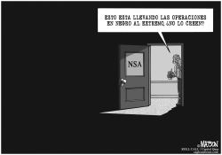 NSA OPERA EN LO OSCURIDAD by R.J. Matson