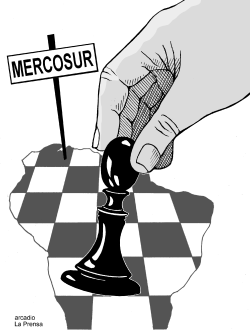 MOVIENDO PIEZAS EN EL MERCOSUR by Arcadio Esquivel